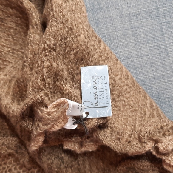 Cowl Scarf Two Tone Tan Warm Cozy Woven Soft Acrylic Washable Beautiful NWT - Picture 4 of 4